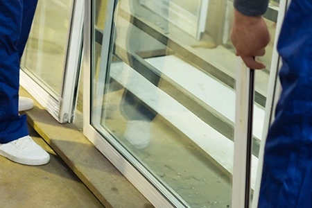 Commercial Glass Repair Technician in Pine Hills, FL